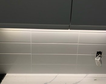 Tile Backsplash & Under Cabinet Lighting